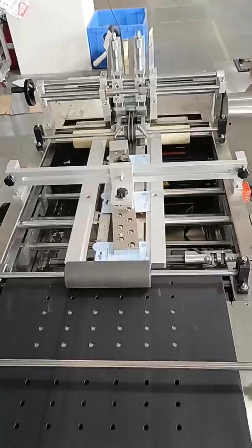 擋板式分頁機(jī)帶拉規(guī)糾偏段,吸附皮帶分頁機(jī),魚鱗收料機(jī)